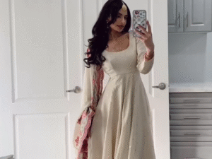 ✨ Elegant Ivory Anarkali with Floral Charm 🌸👗