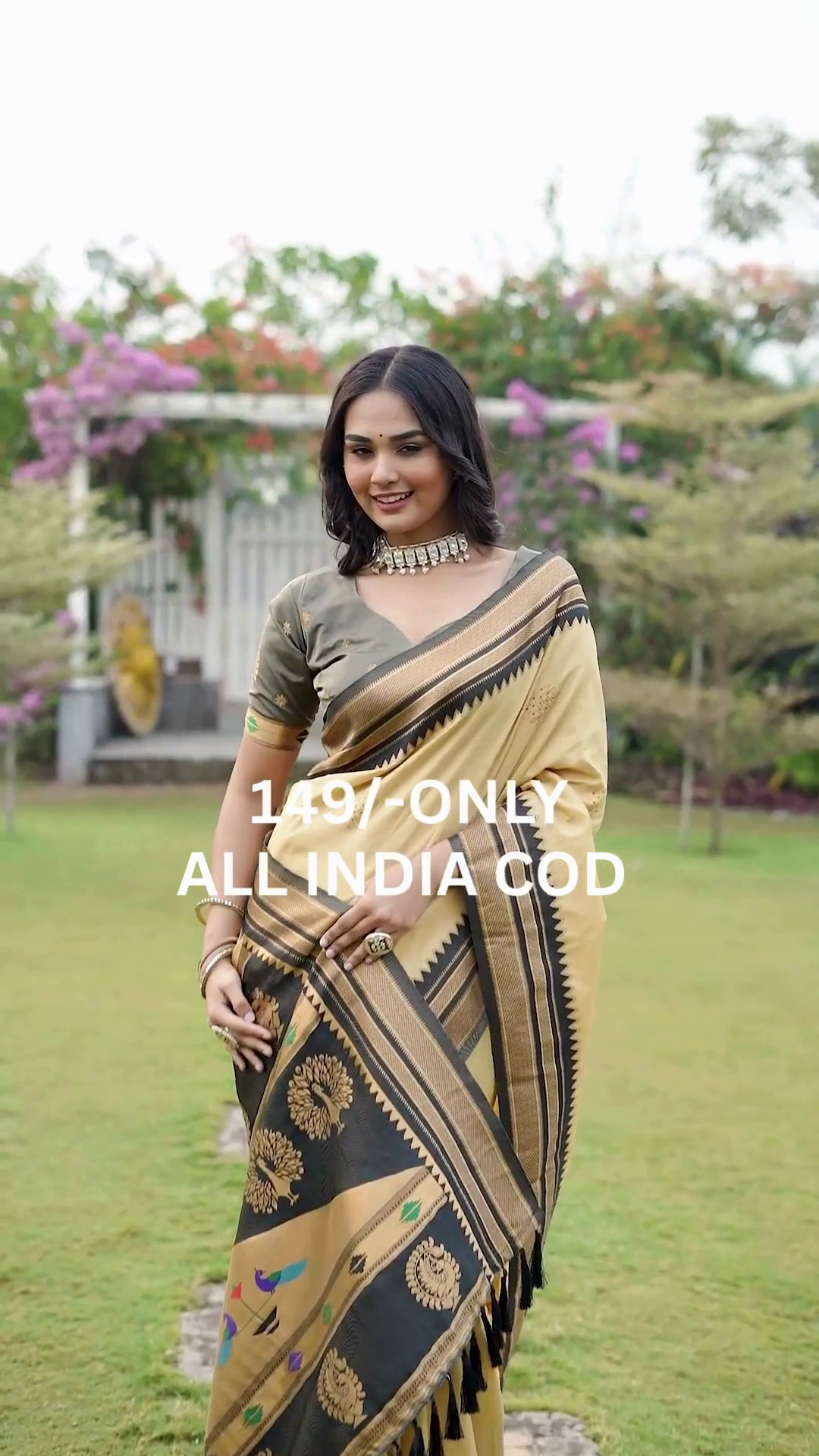 Cream & Black Border Traditional Saree - Image 5