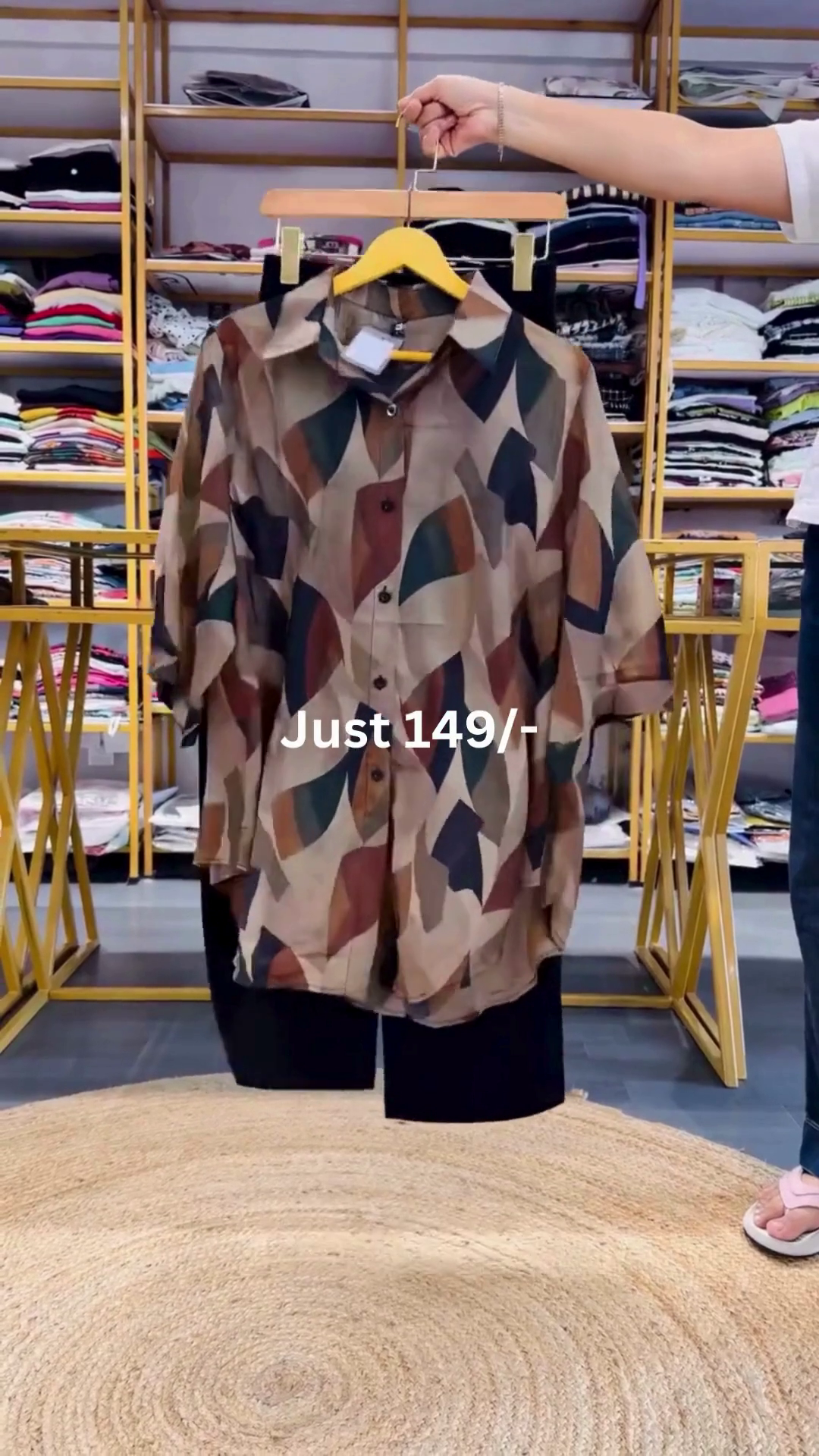 Abstract Print Oversized Casual Shirt - Image 4